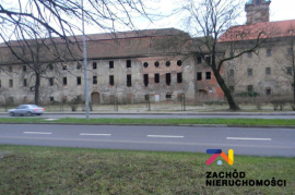 Zabytkowe Podziemia Nieopodal Zamku W Żarach